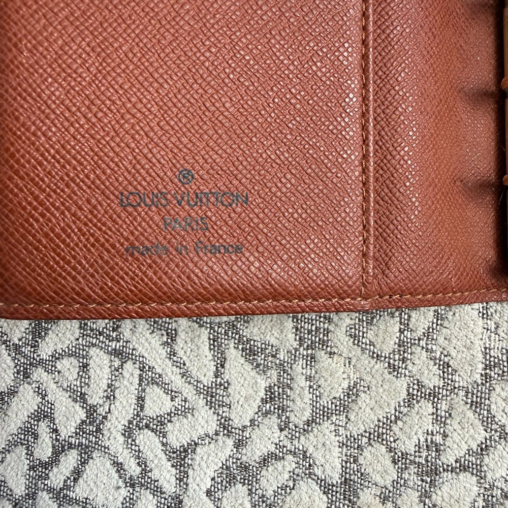 Louis Vuitton Authentic Small Ring Monogram Agend… - image 3